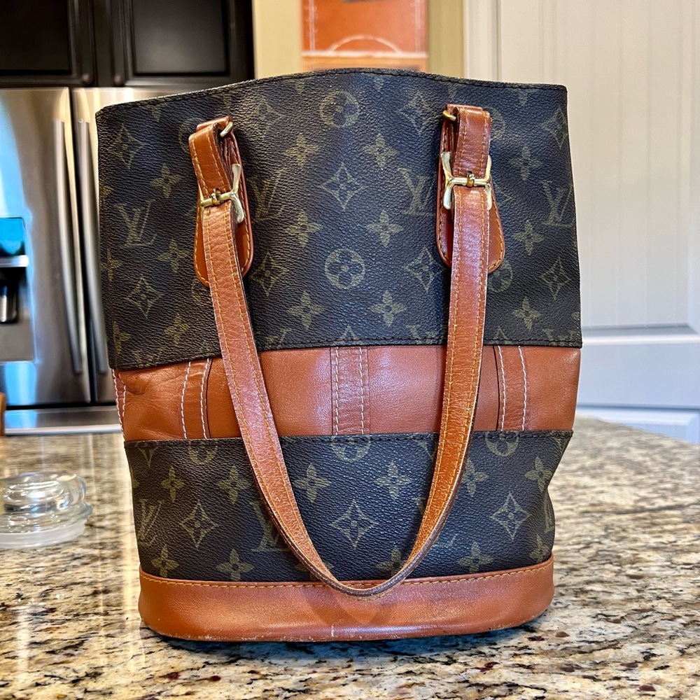 Authentic Louis Vuitton Bucket USA Tote MM